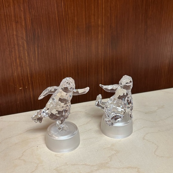 Christmas LED Lighted Color Changing Acrylic Penguins - Picture 10 of 12